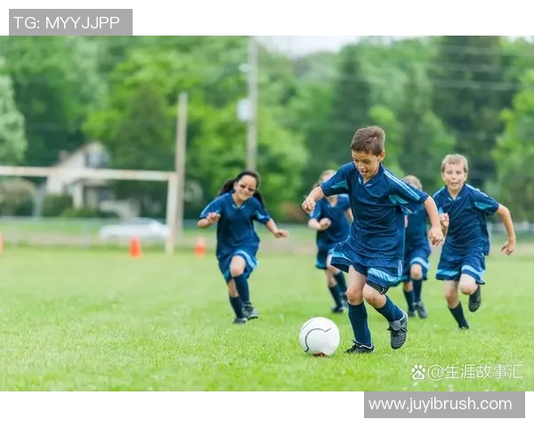 激情四溢的绿茵场上对决,足球比赛中的战术博弈与球员精彩表现全方位解析